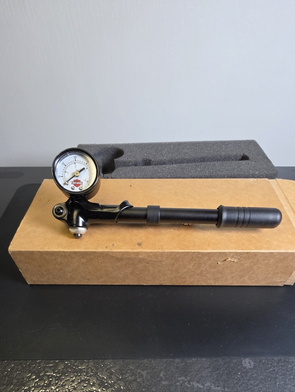 Harley-Davidson Touring Suspension Air Pump 54630-03A